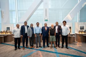 Master Potter Exhibition Draws Prominent Guests